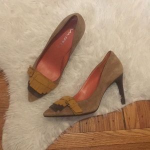 Via Spiga suede heels!